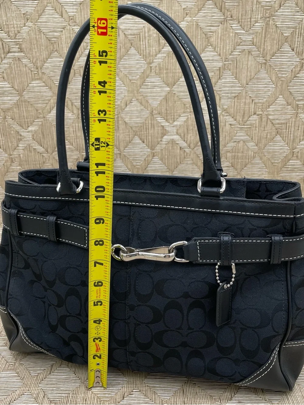 Vintage Y2K Coach Hampton Signature logo large black shoulder tote 8K07